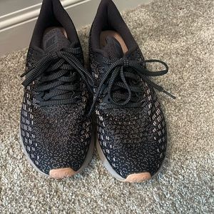 Nike ZoomPegasus size 6 athletic shoes, very rarely worn.